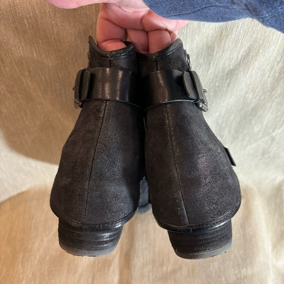 DONALD J. PLINER Sz 11 Dalis Ankle Hooded Belt Zip Buckle Black Leather Booties - Picture 10 of 13